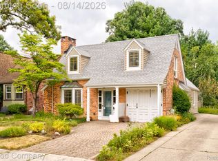884 W Oakridge St, Ferndale, MI 48220
