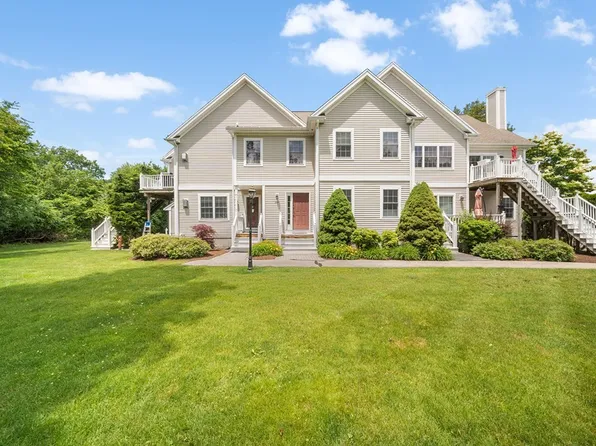 321 Regency Ln, Abington, MA 02351