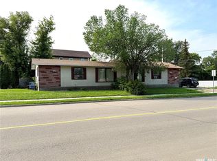 1491 98th St #A/B, North Battleford, SK S9A0M3