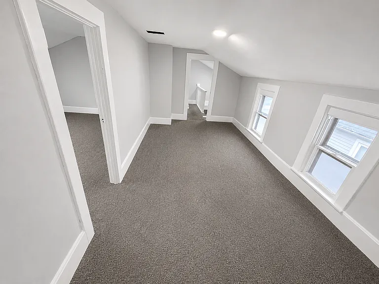 2204 Saint Clair St — Photo 19