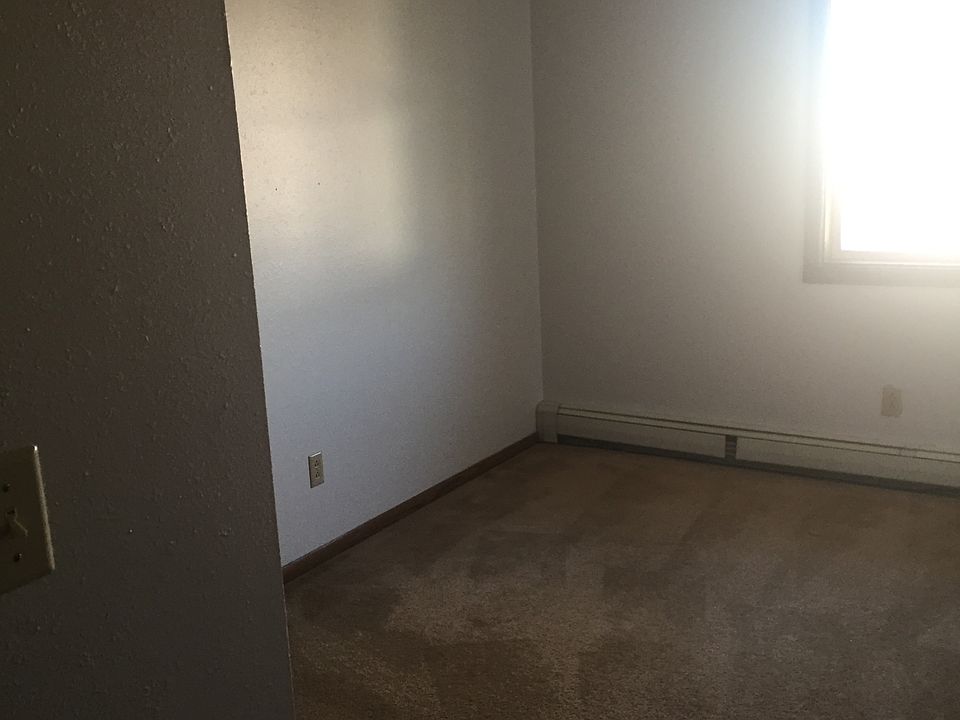 2nd image of 1200 Meadowbrook Dr