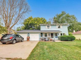 1020 E Northwood Dr, Appleton, WI 54911