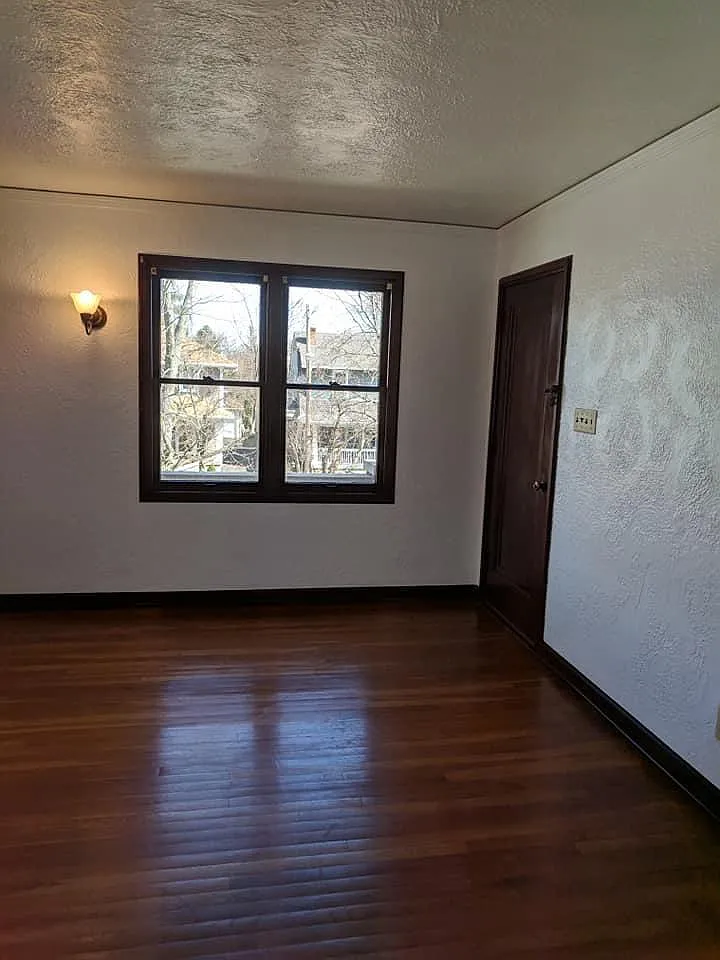 226 E Monteray Ave — Photo 2