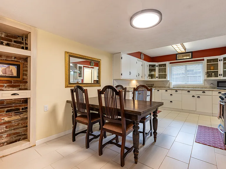 805 Regal Rd — Photo 9