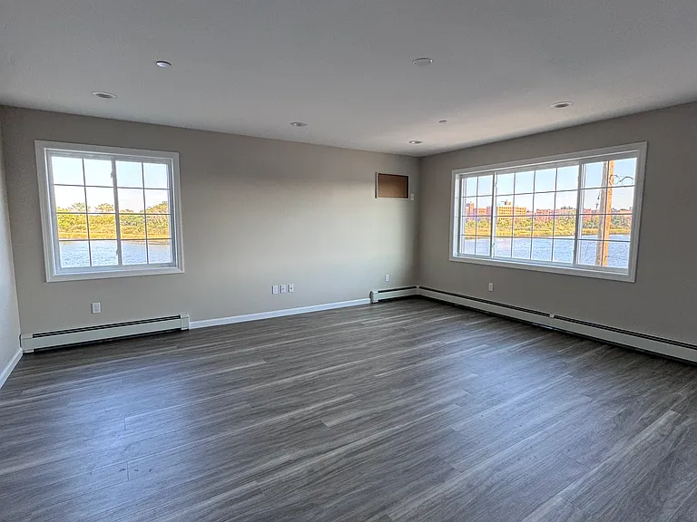 62-04 Hillmeyer Rd #2 — Photo 7