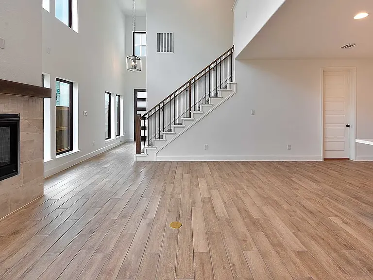 2124 Eastleigh Dr — Photo 16