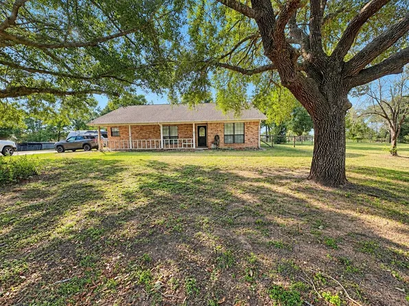 201 Burleson Rd, Bellville, TX 77418
