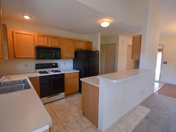 3rd image of 2212 Oakwood Park Dr