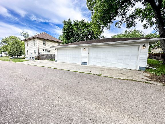 4th image of 614 7th Ave