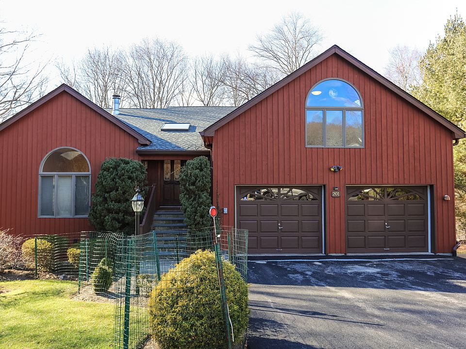 1st image of 201 Briarwood Dr