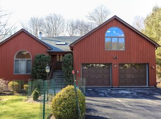 201 Briarwood Dr, Somers, NY 10589