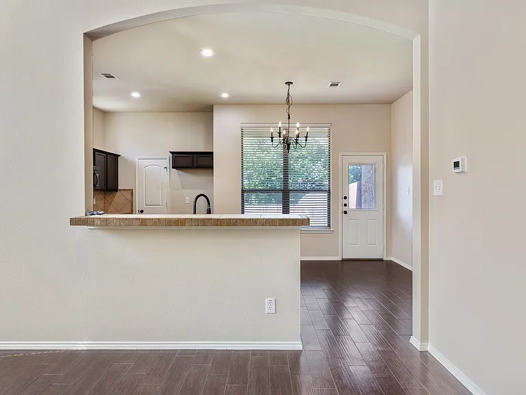 341 Orbit Dr — Photo 7