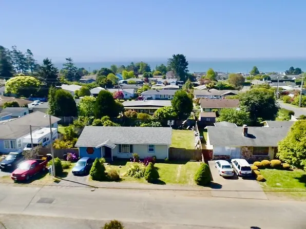 321 Maple St, Brookings, OR 97415