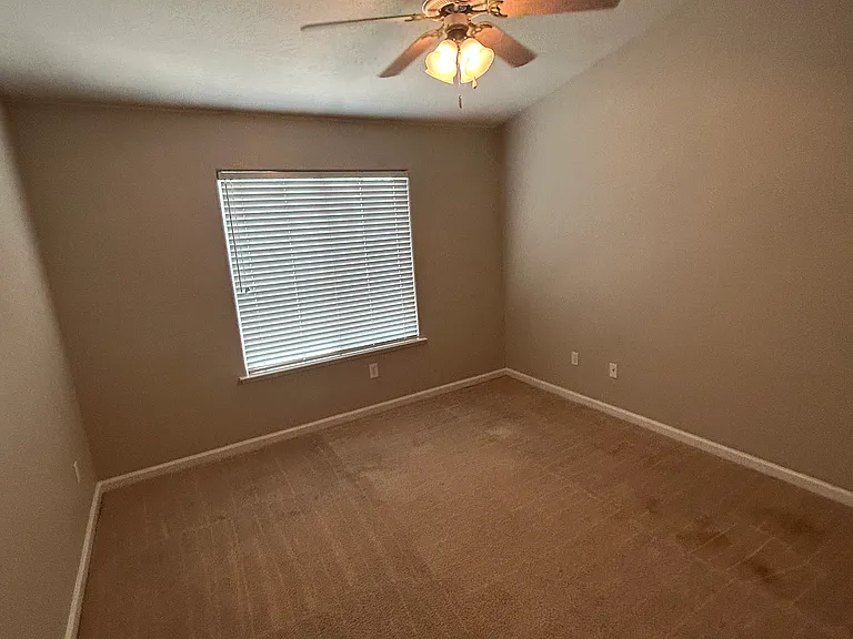2240 Lorena Ave — Photo 10