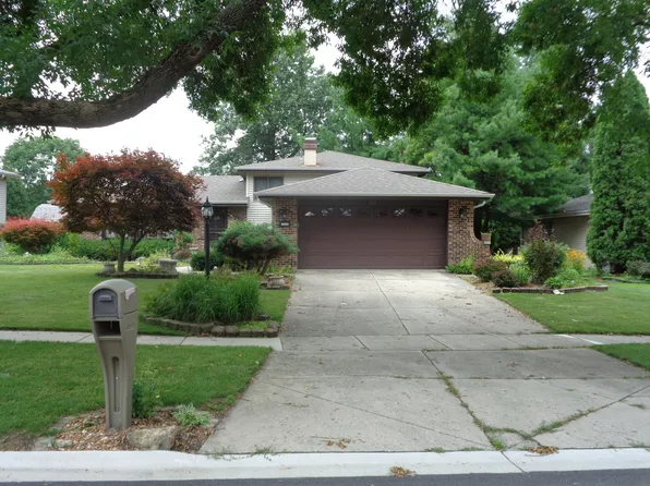 3145 Drover Ln, Darien, IL 60561