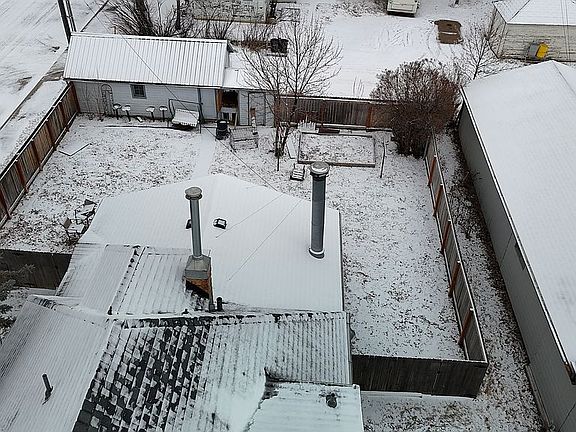 3rd image of 700 Indiana St