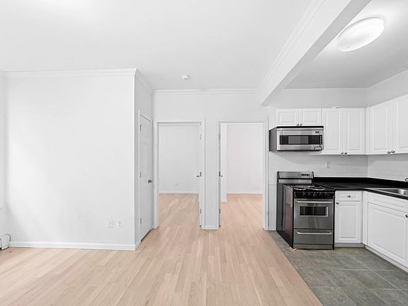 4th image of 220 W 111th St APT 4C