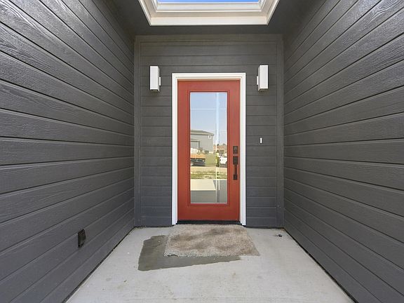 3rd image of 2528 Oriole Ln