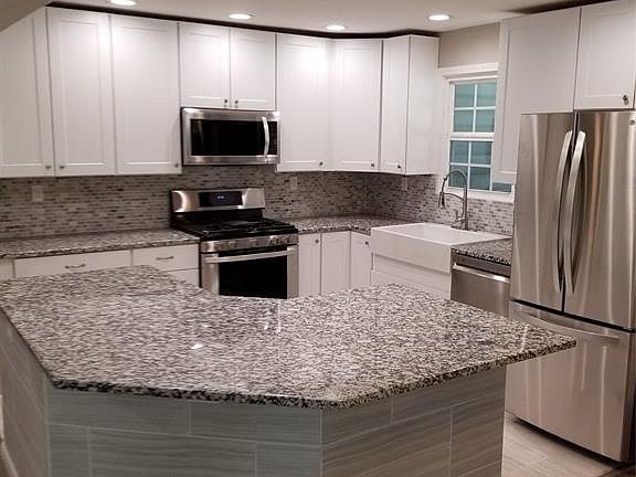 3rd image of 2809 W 4th Ave