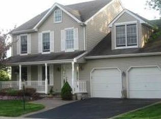 90 Fynn Dr, Royersford, PA 19468