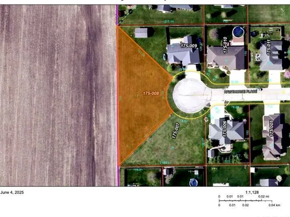 915 Hawthorne Pl, Pawnee, IL 62558