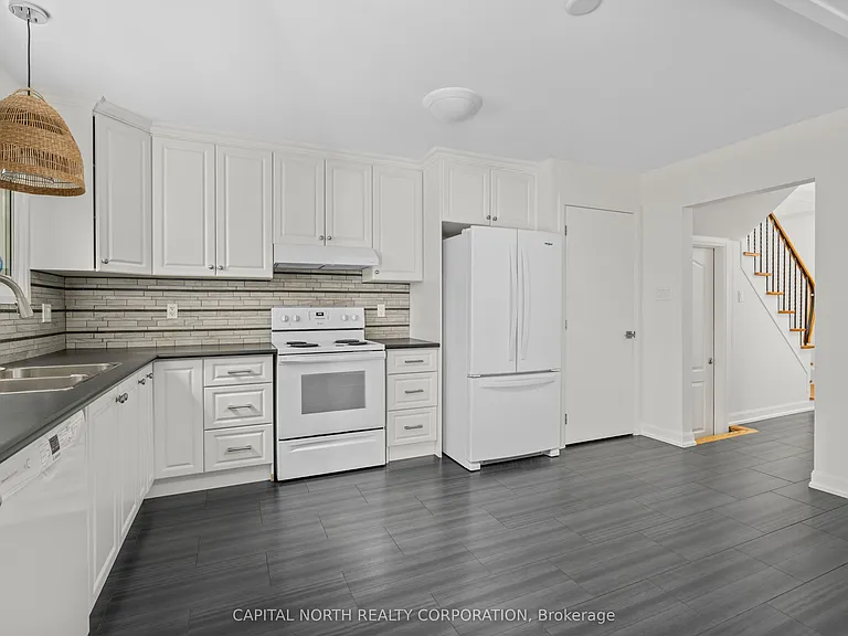 2396 Barcella Cres — Photo 13