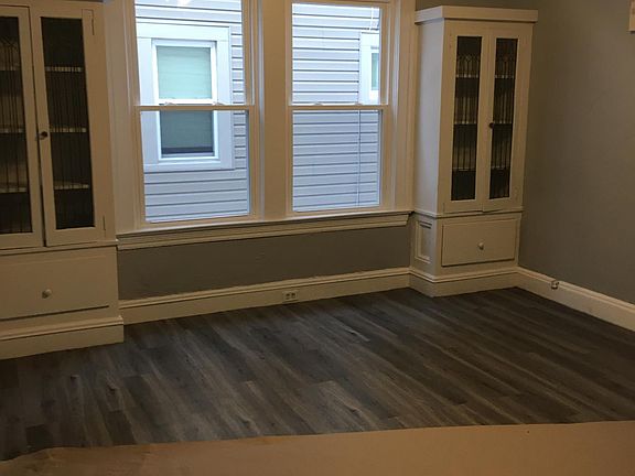 4th image of 2068 Chesterland Ave