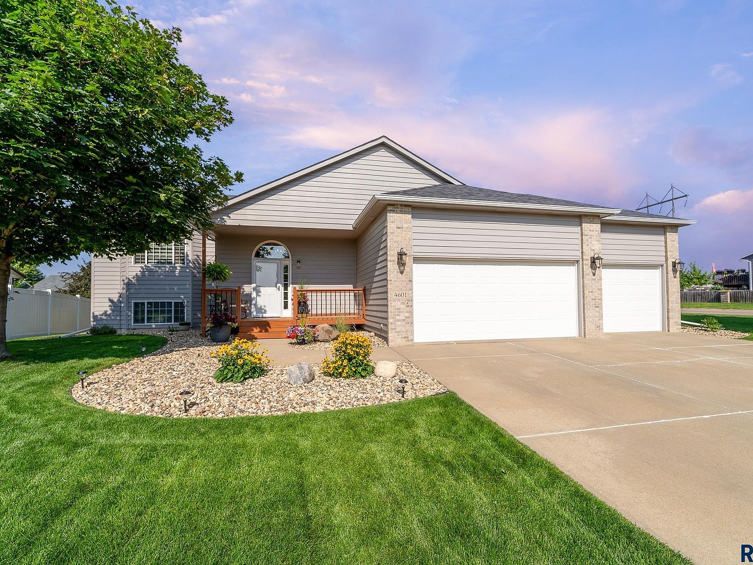 4601 S Dunlap Ave, Sioux Falls, SD 57106 MLS 22304750 Zillow