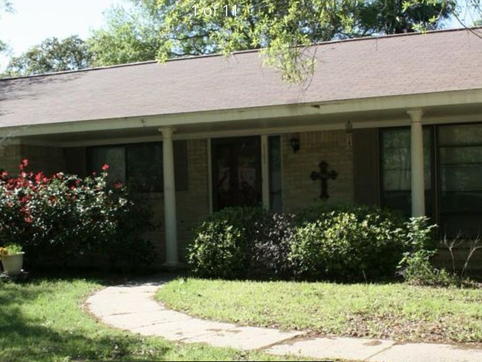 1st image of 1101 Village Dr