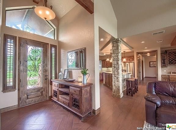 3rd image of 378 Cibolo Ln