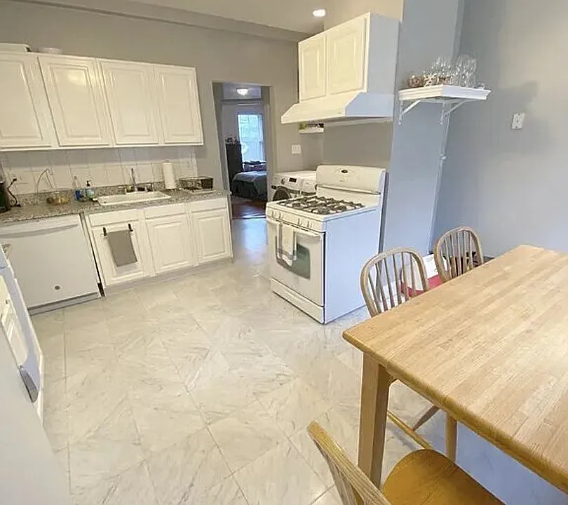 33 Ridgemont St #2B