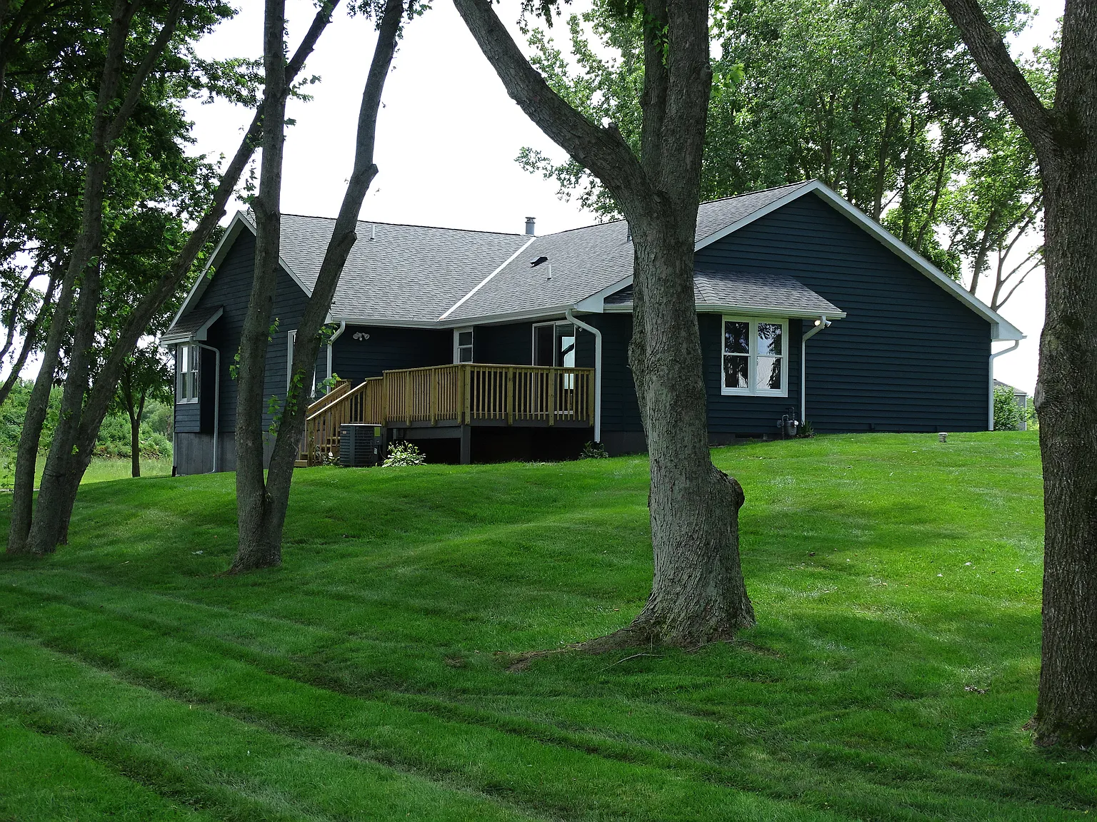 3 bed, 2.5 bath, 1867 sqft, $3,500 — Photo 2