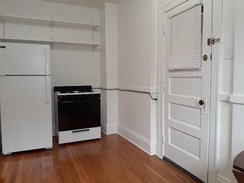 4th image of 11843 Lake Ave #112