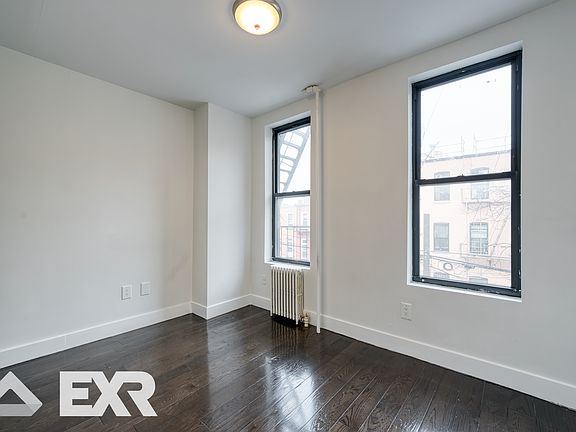 5th image of 471 Chauncey St APT 1L