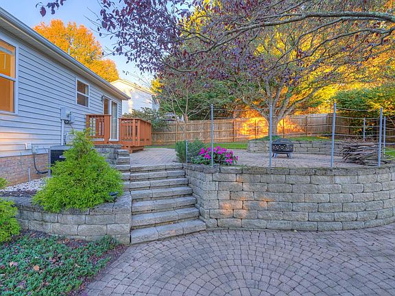 3rd image of 535 Capitol Way