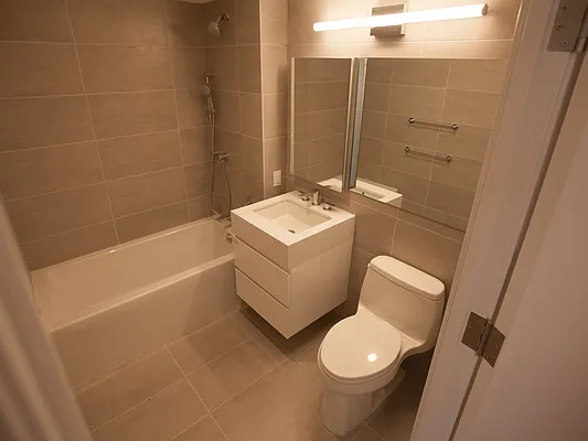 Rented by Arwell Realty | media 6