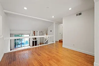 6242 1/2 Shoup Ave — Photo 10