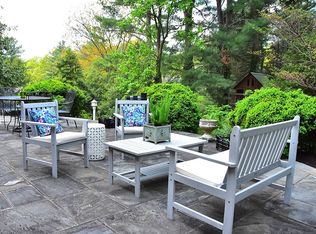 23 Crescent Dr, Staunton, VA 24401