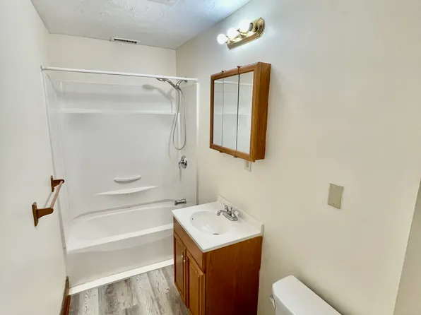 (undisclosed Address), Worcester, MA 01604