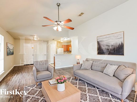 3rd image of 507 Richcrest Dr