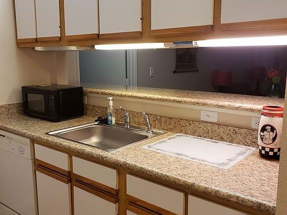 3rd image of 519 Southwest Pkwy APT 103