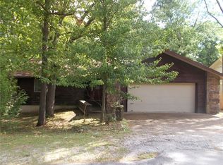 8 Brecknock Dr, Bella Vista, AR 72714