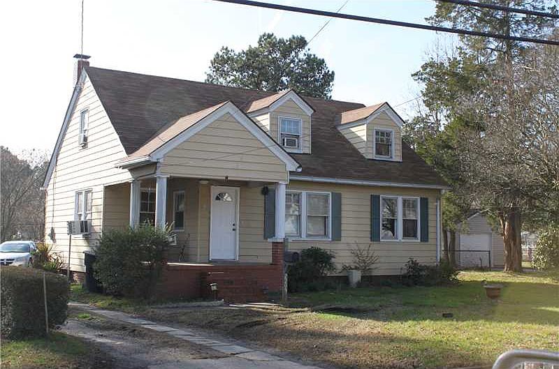 1st image of 2209 Greenwood Dr