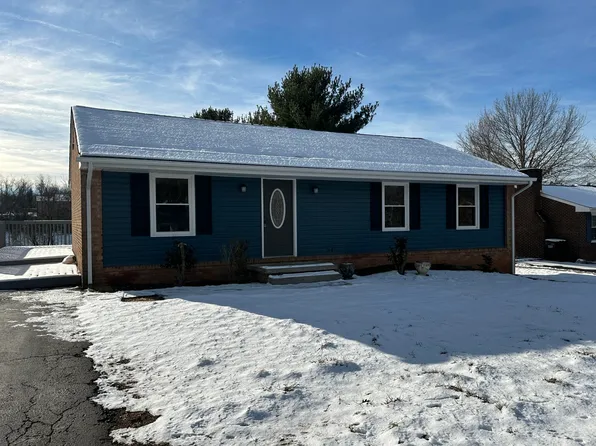 286 Spring Grove Dr, Vinton, VA 24179