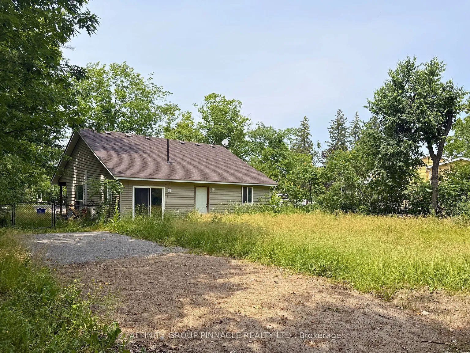 3 bed, $1,950 — Photo 2