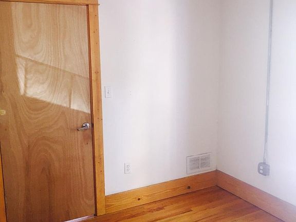 5th image of 305 5th St S APT 5