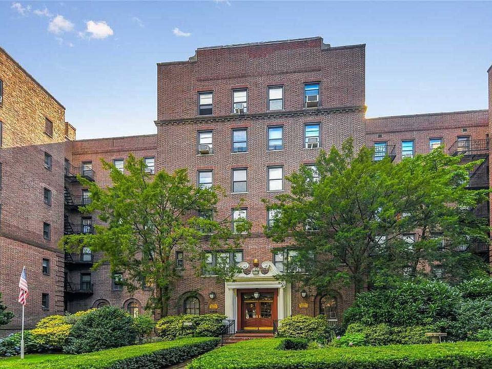 1st image of 8380 118th St APT 4J