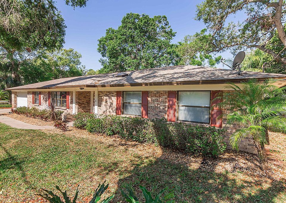 1st image of 12 Oakmont Cir