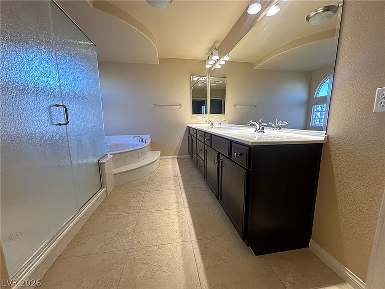 6435 Grande River Ct — Photo 45