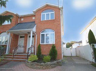 37 Kennington St, Staten Island, NY 10308